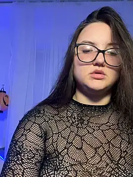 Snapshot of MiraLuccian chatting on October 2025 07:43:01 PM MiraLuccian online show from October 2025 07:43:01 PM