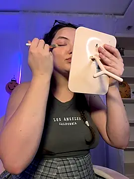 Snapshot of MiraLuccian chatting on November 2025 08:19:01 PM MiraLuccian online show from November 2025 08:19:01 PM