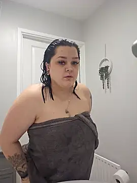 Saucy-Serenity online show from February 2026 01:41:02 PM