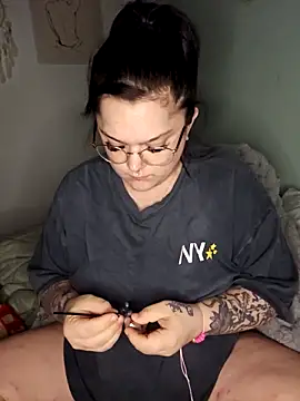 Snapshot of Saucy-Serenity chatting on May 2026 11:22:02 PM Saucy-Serenity online show from May 2026 11:22:02 PM