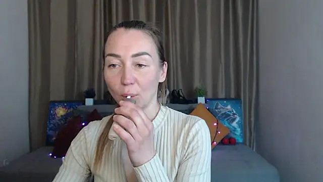 Kiss julli88I online show from March 2025 09:32:02 PM