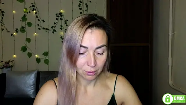 Kiss julli88I online show from November 2025 06:28:02 PM