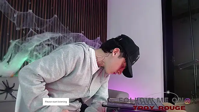 Snapshot of troy_rouge chatting on October 2025 07:35:02 PM troy rouge online show from October 2025 07:35:02 PM