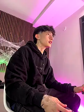 Snapshot of troy_rouge chatting on October 2025 06:56:01 PM troy rouge online show from October 2025 06:56:01 PM