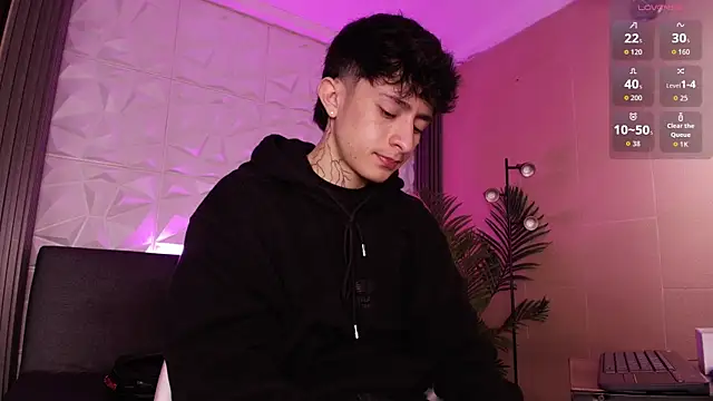 Snapshot of troy_rouge chatting on November 2025 04:31:02 PM troy rouge online show from November 2025 04:31:02 PM