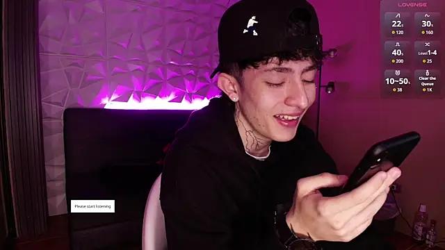 Snapshot of troy_rouge chatting on December 2025 07:21:02 PM troy rouge online show from December 2025 07:21:02 PM