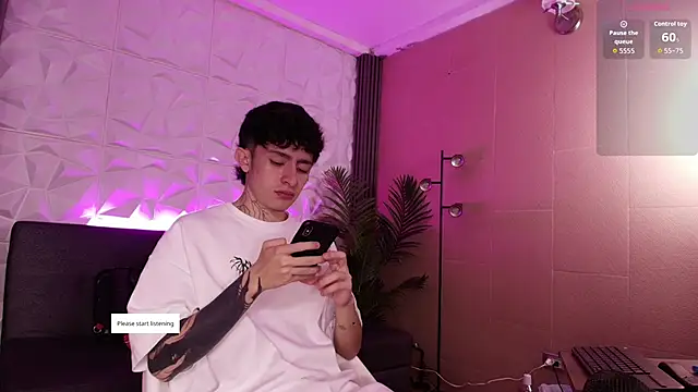 Snapshot of troy_rouge chatting on December 2025 07:30:02 PM troy rouge online show from December 2025 07:30:02 PM