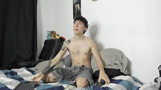 Snapshot of troy_rouge chatting on February 2026 11:17:01 AM troy rouge online show from February 2026 11:17:01 AM