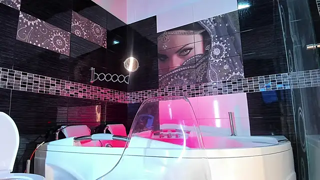 Small Hot19 online show from October 2025 10:17:02 AM