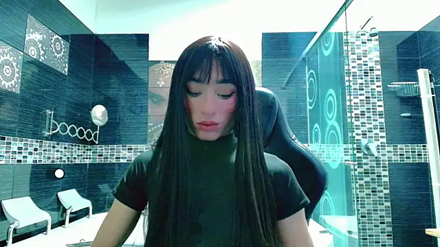 Small Hot19 online show from May 2026 11:07:01 AM