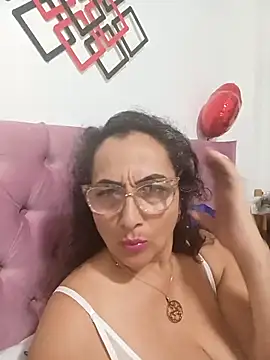 Snapshot of AlessandraLeroy chatting on April 2026 02:26:02 AM AlessandraLeroy online show from April 2026 02:26:02 AM