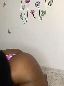 Nahomy gree online show from October 2025 06:01:02 AM