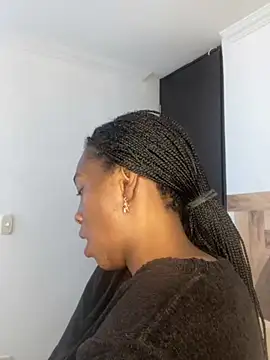 Nahomy gree online show from March 2026 07:09:01 PM