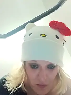 KITTYBOOBOOFUXX online show from February 2026 06:54:01 AM