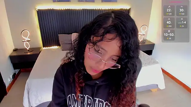 Arihsay evans online show from November 2025 12:48:02 PM