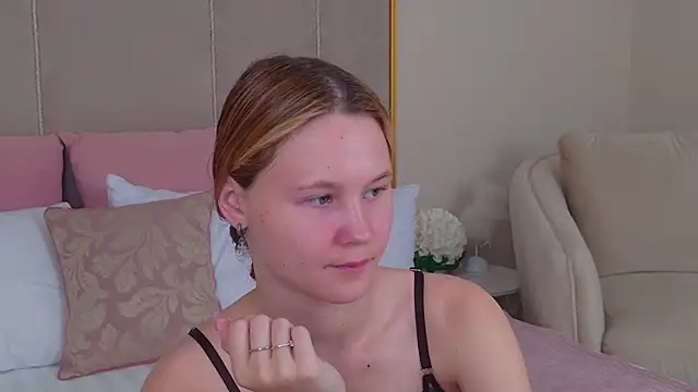 Snapshot of AmeliRoyse chatting on June 2026 05:25:01 PM AmeliRoyse online show from June 2026 05:25:01 PM