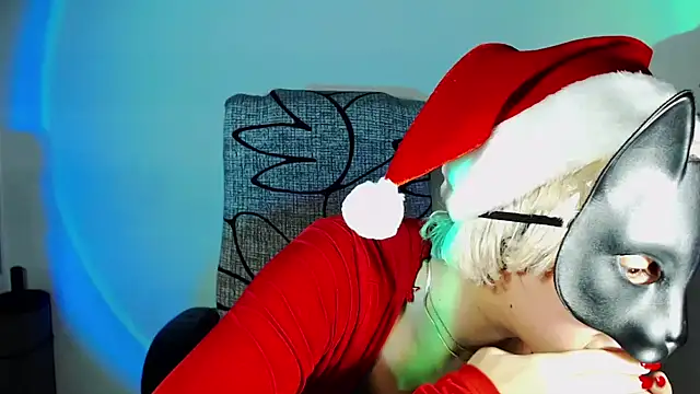 Hannah Kiim online show from December 2025 09:44:02 PM