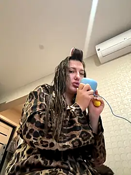 AleksandraRich online show from November 2025 02:10:01 AM