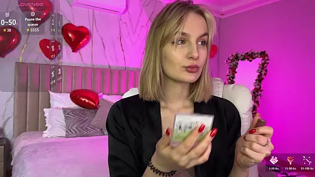 Snapshot of _Vikky_Moon_ chatting on March 2026 12:38:02 AM Vikky Moon online show from March 2026 12:38:02 AM