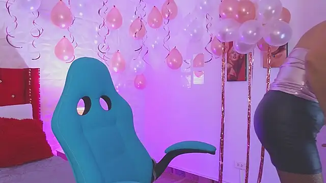 weet Evans    online show from November 2025 04:18:02 AM