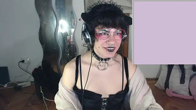 Snapshot of PainPrince69 chatting on April 2026 04:10:02 AM PainPrince69 online show from April 2026 04:10:02 AM