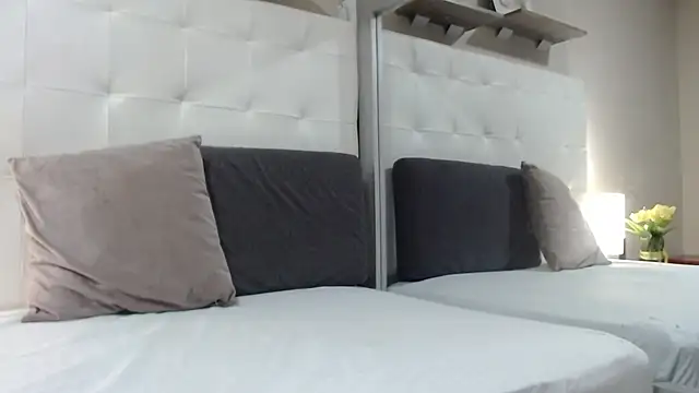 willow smitt online show from October 2025 12:26:02 PM