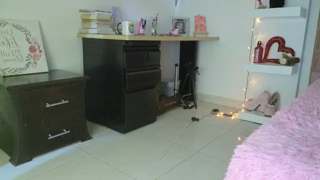 Snapshot of eva_sin18 chatting on April 2026 01:42:02 AM eva sin18 online show from April 2026 01:42:02 AM