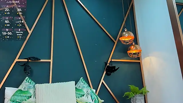 Lia Valmont online show from March 2026 03:28:01 PM