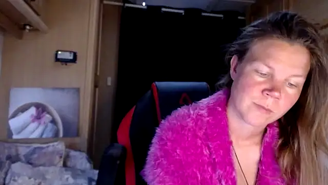 Snapshot of CallMeMaria chatting on January 2025 11:43:01 AM CallMeMaria online show from January 2025 11:43:01 AM