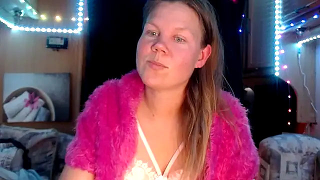 Snapshot of CallMeMaria chatting on January 2025 04:45:01 PM CallMeMaria online show from January 2025 04:45:01 PM