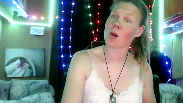 Snapshot of CallMeMaria chatting on February 2025 04:20:01 PM CallMeMaria online show from February 2025 04:20:01 PM