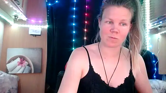 Snapshot of CallMeMaria chatting on March 2025 03:39:01 PM CallMeMaria online show from March 2025 03:39:01 PM