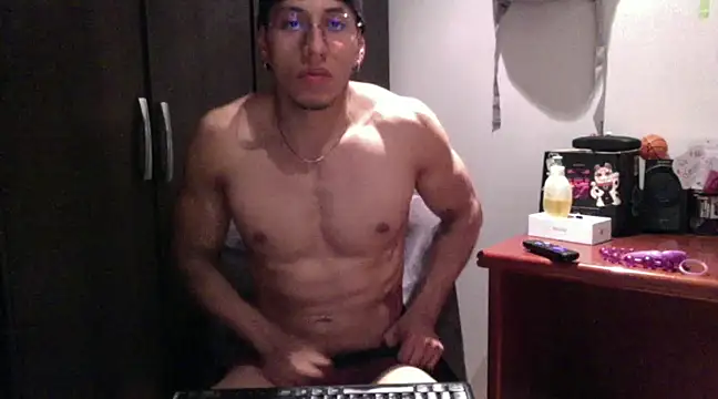 Snapshot of Thiago_Happy chatting on March 2025 05:00:02 AM Thiago Happy online show from March 2025 05:00:02 AM