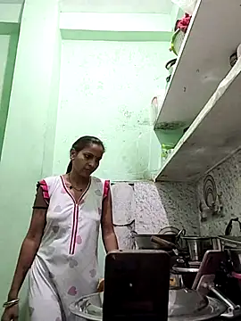 Hotty-Nidhi online show from April 2026 03:41:02 PM