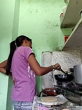 Hotty-Nidhi online show from May 2026 05:47:02 AM
