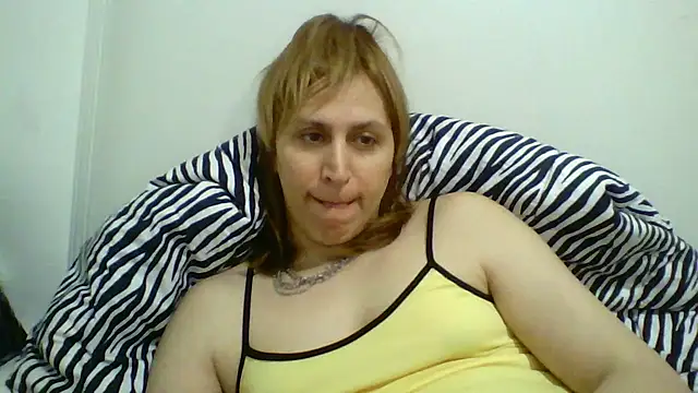 ChewyCandy online show from March 2025 04:04:01 AM