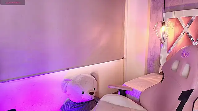 adara evanss online show from November 2025 06:30:02 PM