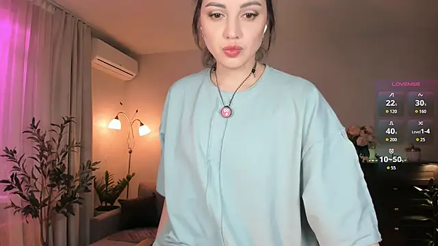 Snapshot of Viki_Bellson chatting on May 2026 07:30:02 PM Viki Bellson online show from May 2026 07:30:02 PM
