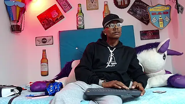 lili roussi online show from December 2025 09:32:02 PM