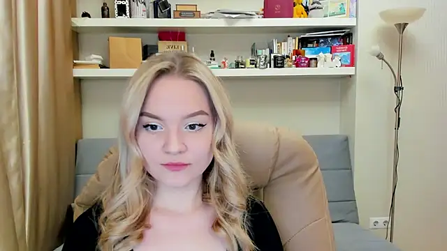 Kara Smith  online show from March 2025 09:38:01 PM