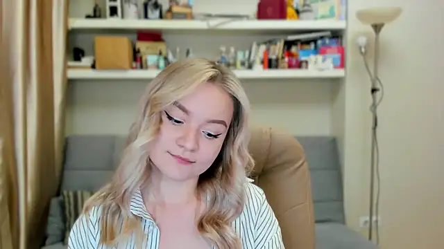 Kara Smith  online show from September 2025 10:09:01 PM