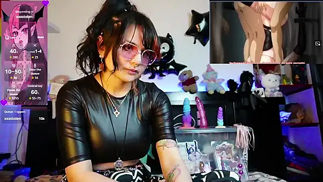 Snapshot of Devil_And_Princess chatting on June 2026 01:27:01 AM Devil And Princess online show from June 2026 01:27:01 AM