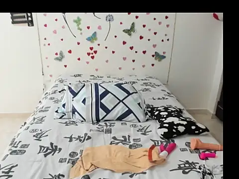 Olgahunder online show from March 2025 05:07:02 PM