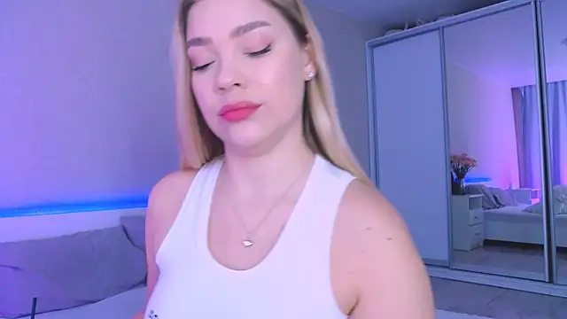 Snapshot of DIANAxxxDIAMOND chatting on October 2025 07:51:01 AM DIANAxxxDIAMOND online show from October 2025 07:51:01 AM