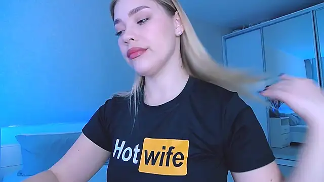 Snapshot of DIANAxxxDIAMOND chatting on October 2025 08:03:01 AM DIANAxxxDIAMOND online show from October 2025 08:03:01 AM