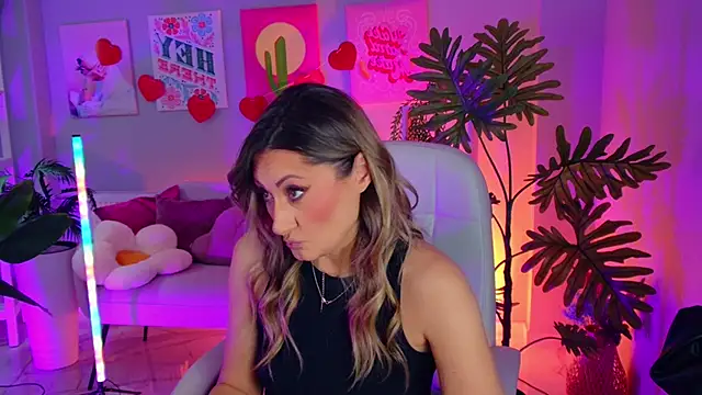 SarahAlluring online show from February 2026 12:46:01 PM