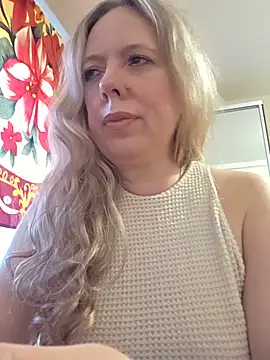 Snapshot of Irina3718 chatting on June 2026 01:43:02 PM Irina3718 online show from June 2026 01:43:02 PM