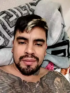 Snapshot of crazyweelove chatting on March 2025 10:48:01 PM crazyweelove online show from March 2025 10:48:01 PM