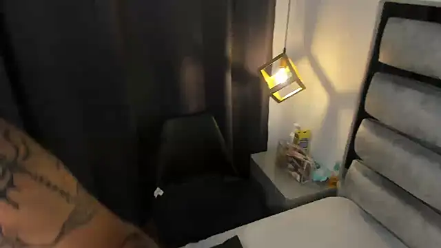 Snapshot of valery_and_Dani_ chatting on November 2025 08:08:01 PM valery and Dani online show from November 2025 08:08:01 PM