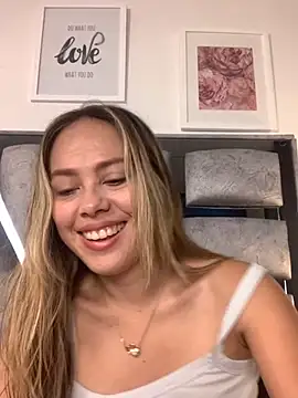 Snapshot of valery_and_Dani_ chatting on November 2025 08:00:01 PM valery and Dani online show from November 2025 08:00:01 PM